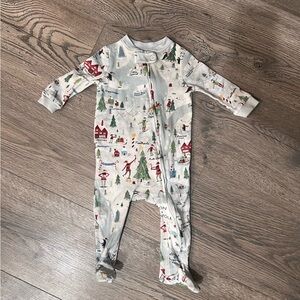 Pottery Barn Christmas 3-6 Months Baby North Pole Zip Footed Onesie Sleeper PJS